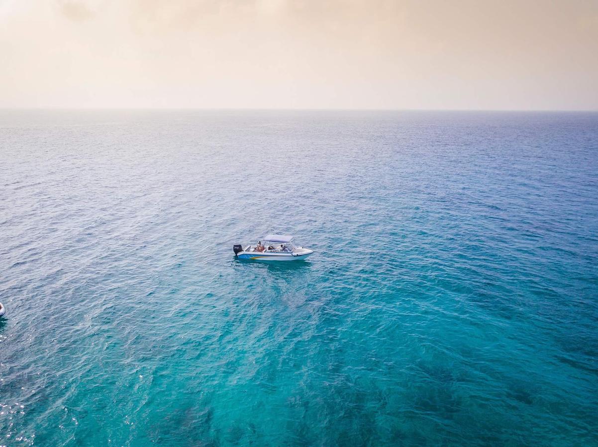 Отель Surfretreat Бодуфолуду Экстерьер фото